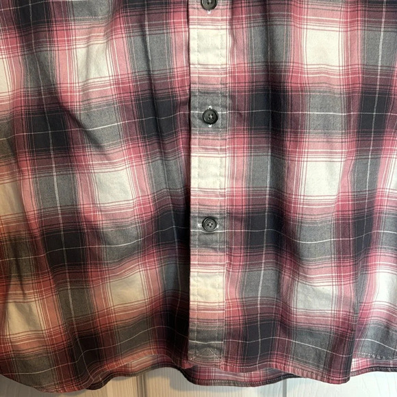 Lands’ End men’s pink and gray plaid long sleeve button down shirt size large - Picture 5 of 10
